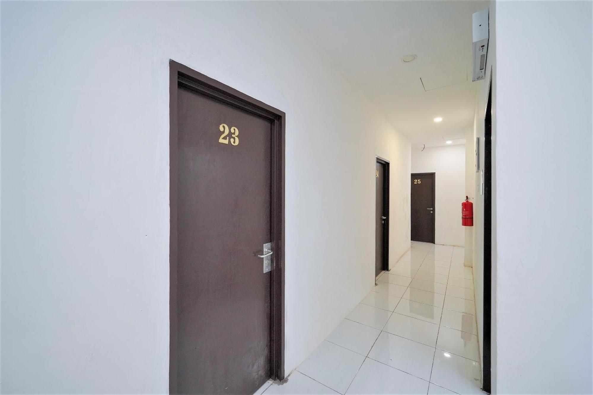 Oyo 89820 Sp Berlian Inn Сунгай Петани Екстериор снимка