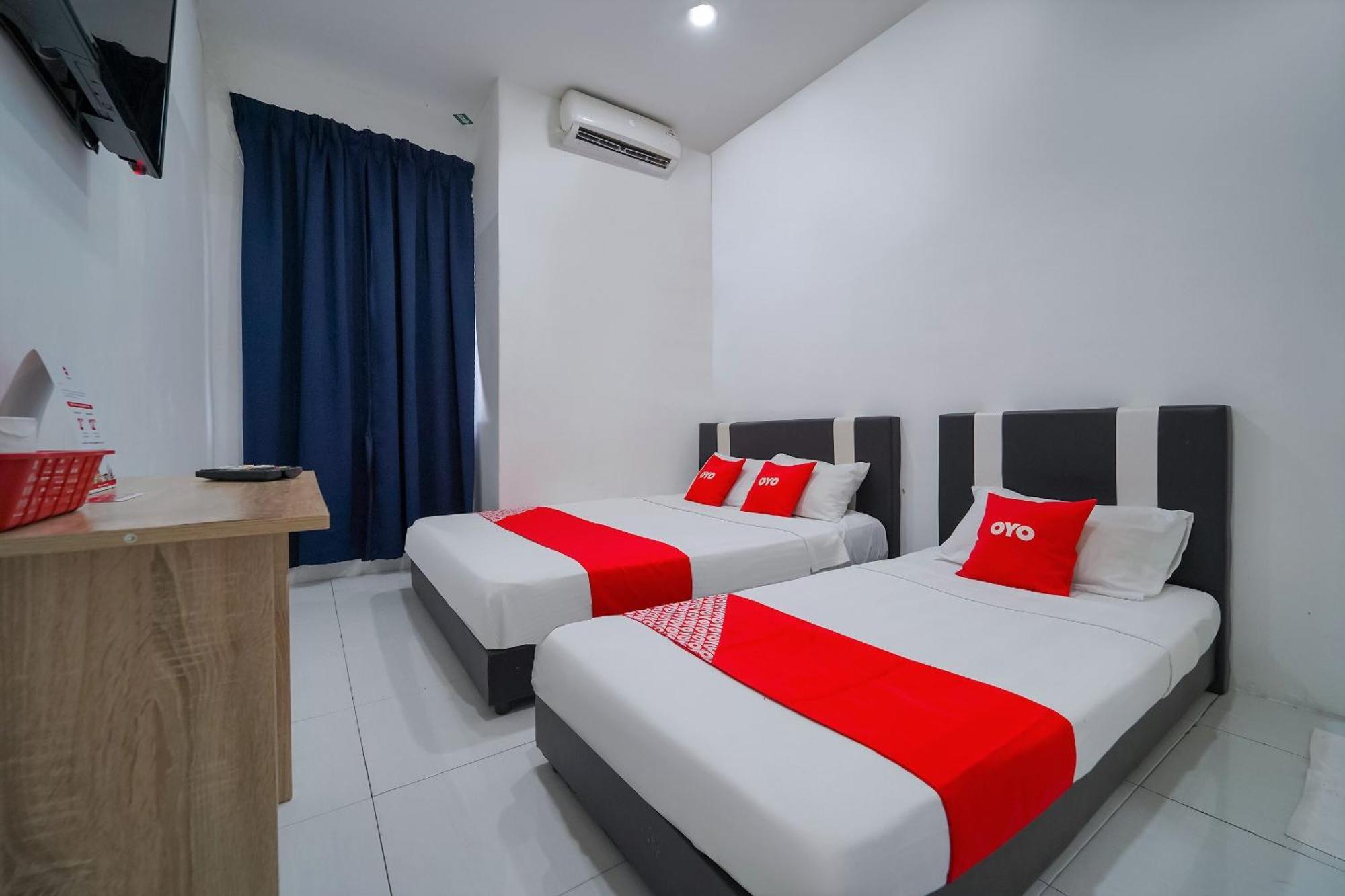Oyo 89820 Sp Berlian Inn Сунгай Петани Екстериор снимка