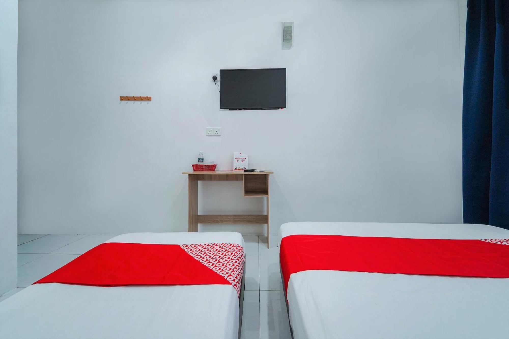 Oyo 89820 Sp Berlian Inn Сунгай Петани Екстериор снимка