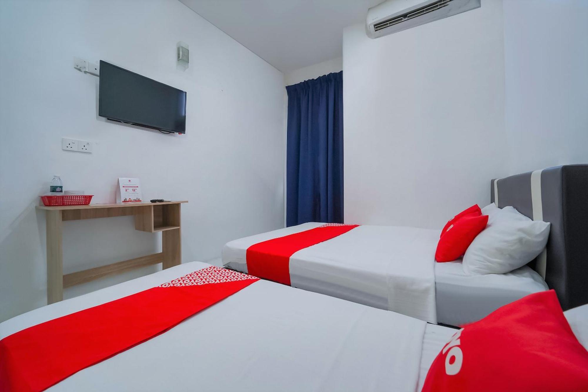Oyo 89820 Sp Berlian Inn Сунгай Петани Екстериор снимка